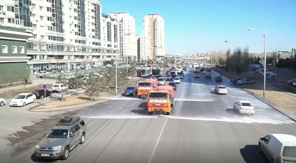 Елорда көшелерін тазалауда жаңа әдіс пайдаланылады