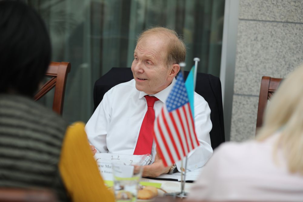 АҚШ-тың Қазақстандағы елшісі: Достықты нығайтуға ниеттіміз