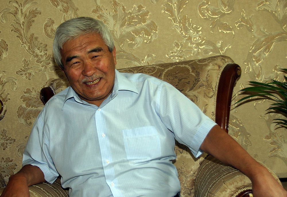 Белгілі журналист Бекболат Әдетов дүниеден озды