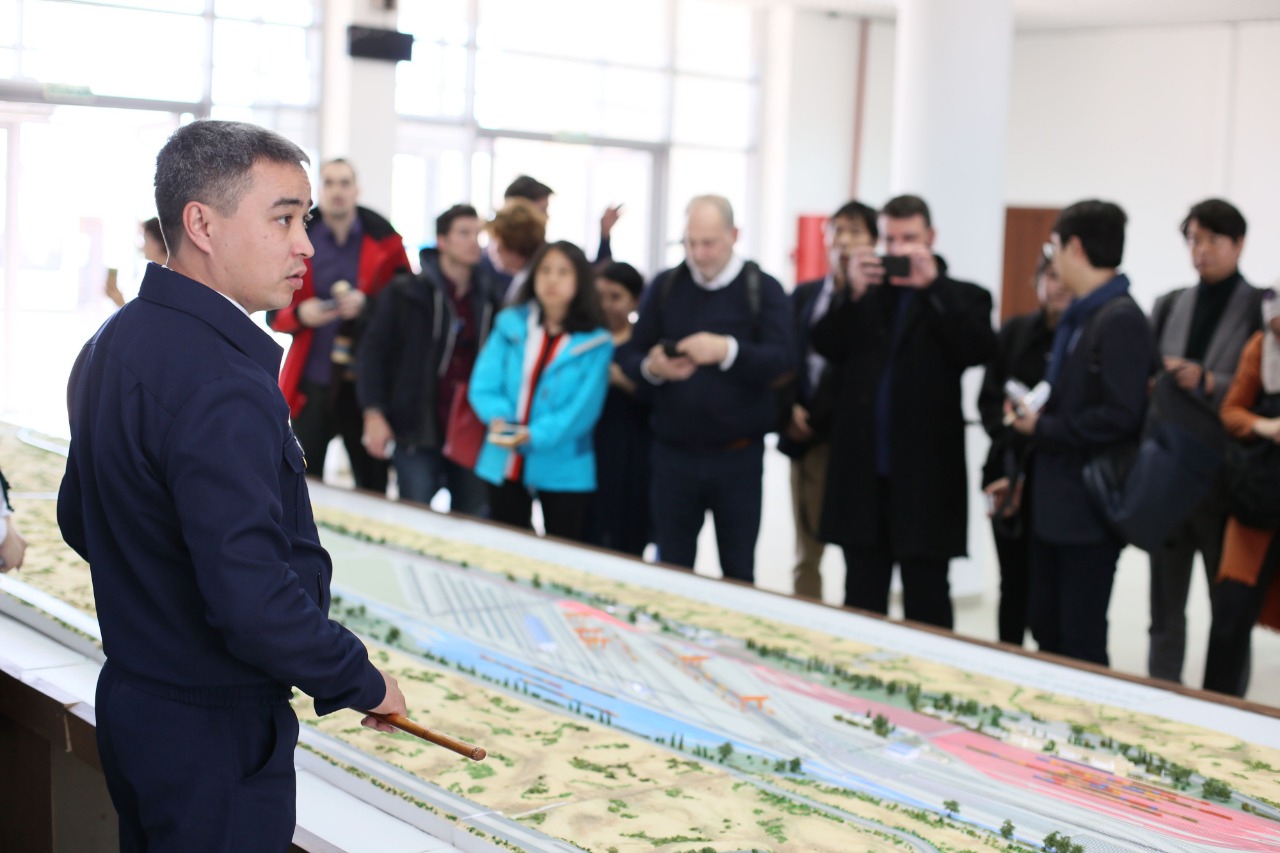 Шетелдік журналистер «Қорғас – Шығыс қақпасы» АЭА және Алтынкөл станциясында болды