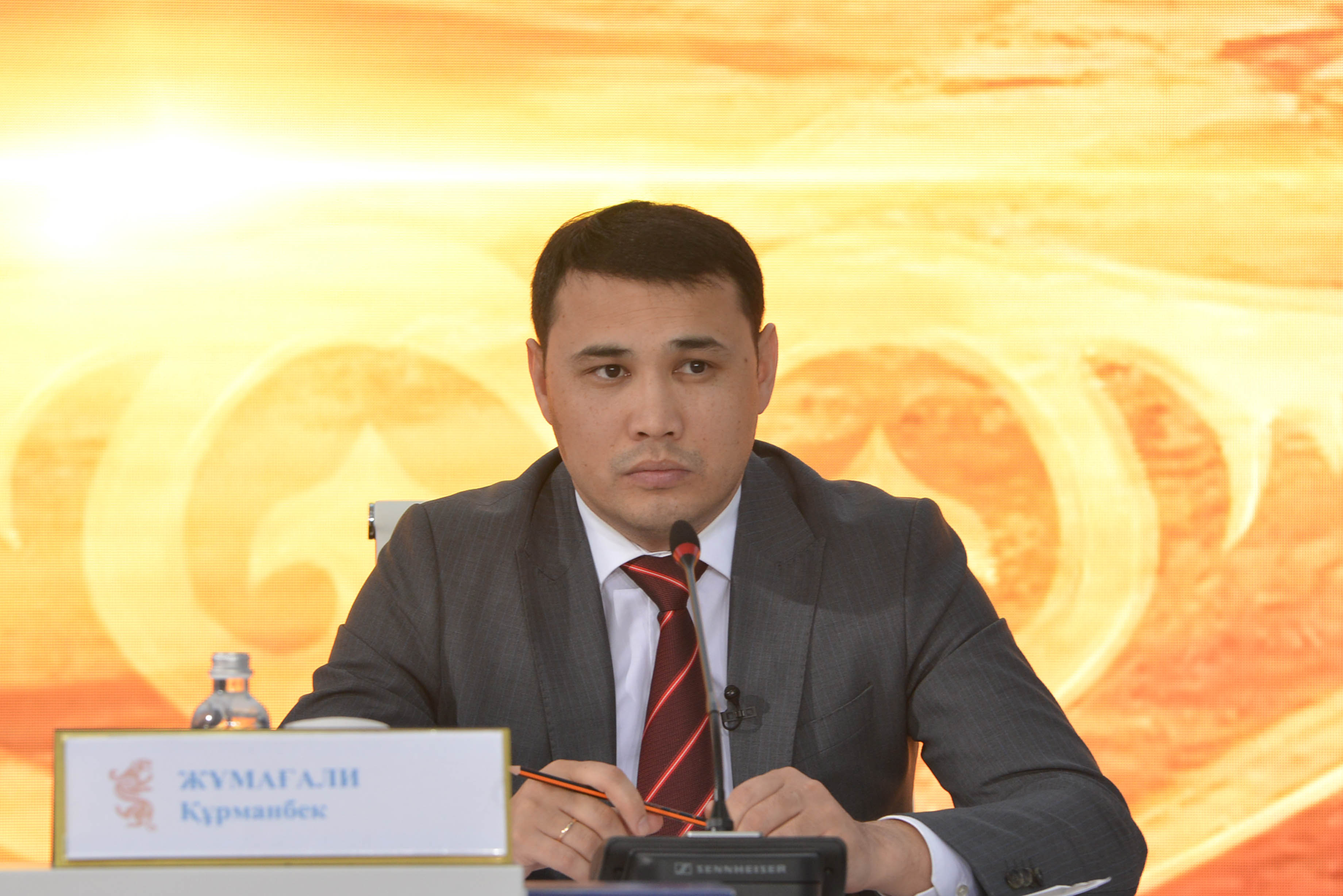 1959 жылдан бері «Алтын қорда» сақталған мұралар жинақталып, 1000 данамен жарыққа шығады