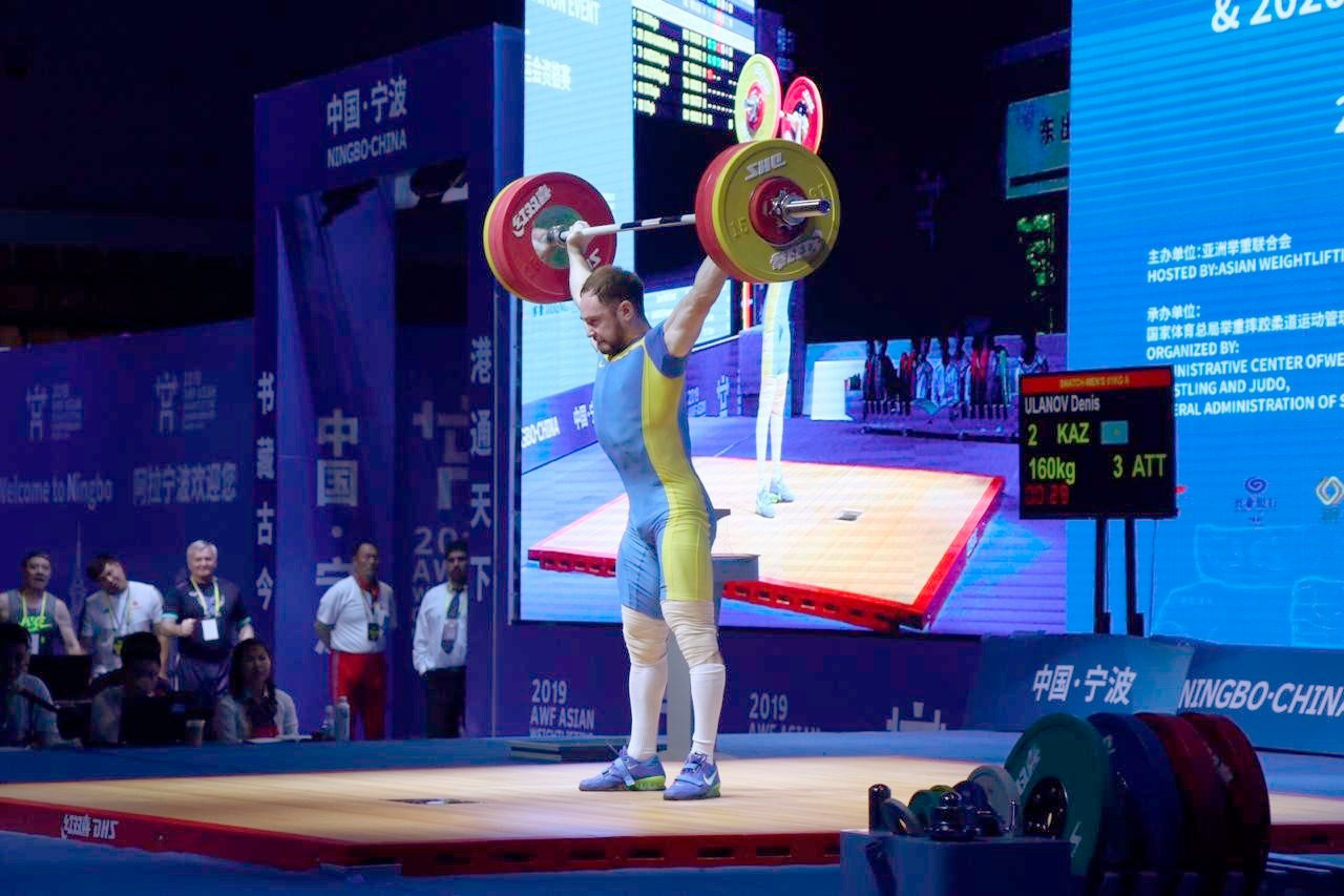 Денис Уланов ауыр атлетикадан Азия біріншілігінде үздік үштікке енді