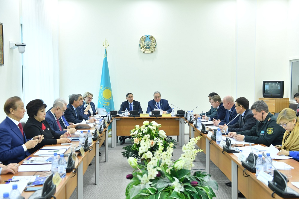 Мәжілісте ақпараттық қауіпсіздікті қамтамасыз ету саласында әскери кадрларды даярлауға арналған отырыс өтті