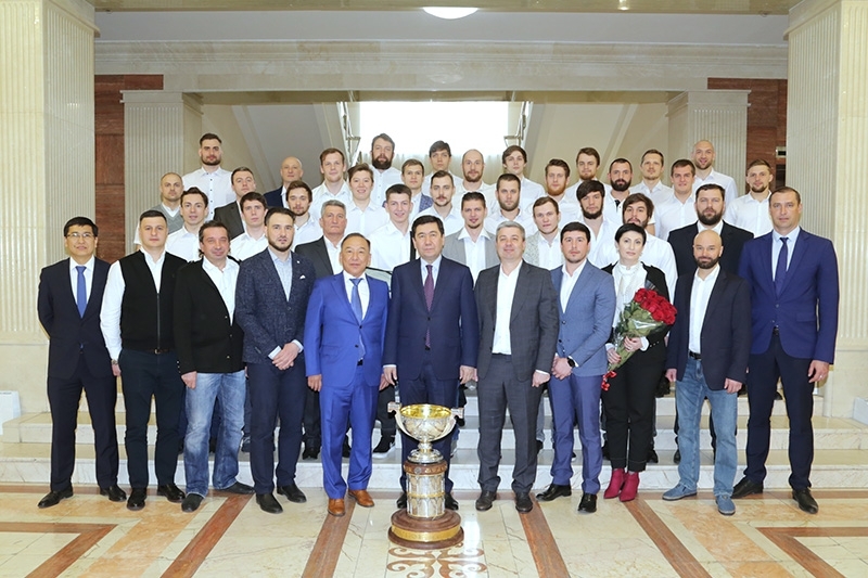 Ерлан Қошанов «Сарыарқа» хоккей клубын құттықтады