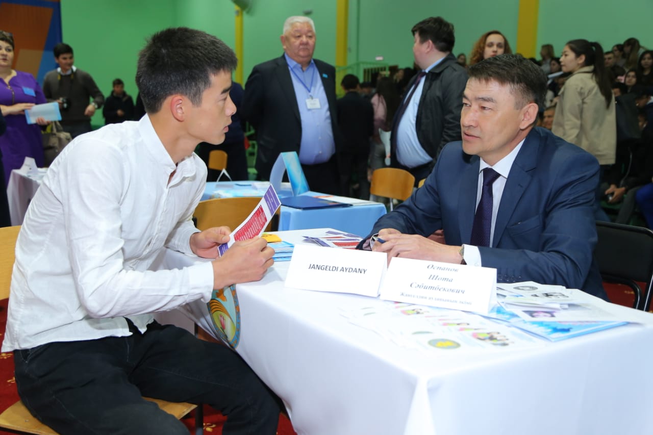 Қостанайда «Солтүстікте серпіндіктер серпілі» еңбек жәрмеңкесі өтті