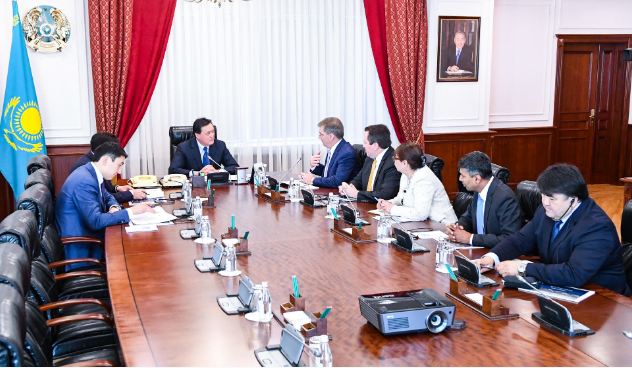 Асқар Мамин Chevron өкілі Тодд Левимен кездесті