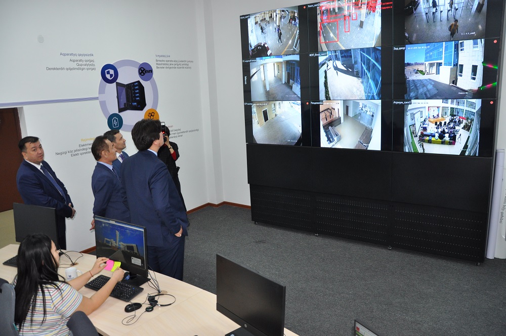 Озат студенттер ірі компанияда іс-тәжірибеден өтеді