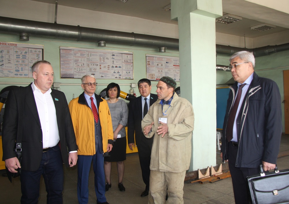 Мәжіліс депутаттары Орал қаласының студенттерімен кездесті