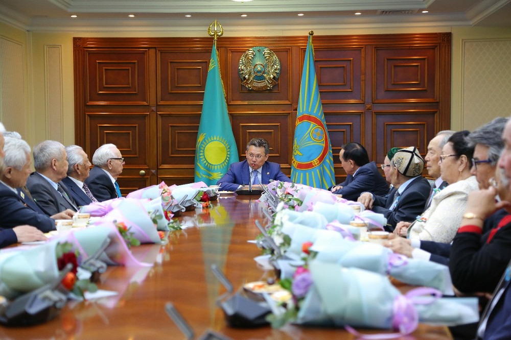 Бақыт Сұлтанов ардагерлерді құттықтады