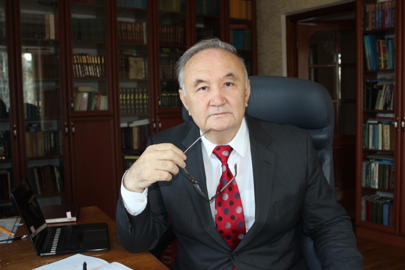 Көрнекті ақын Есенғали Раушанов ТМД сыйлығын алды