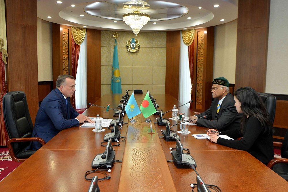 Сергей Громов Бангладеш Халық Республикасының елшісін қабылдады