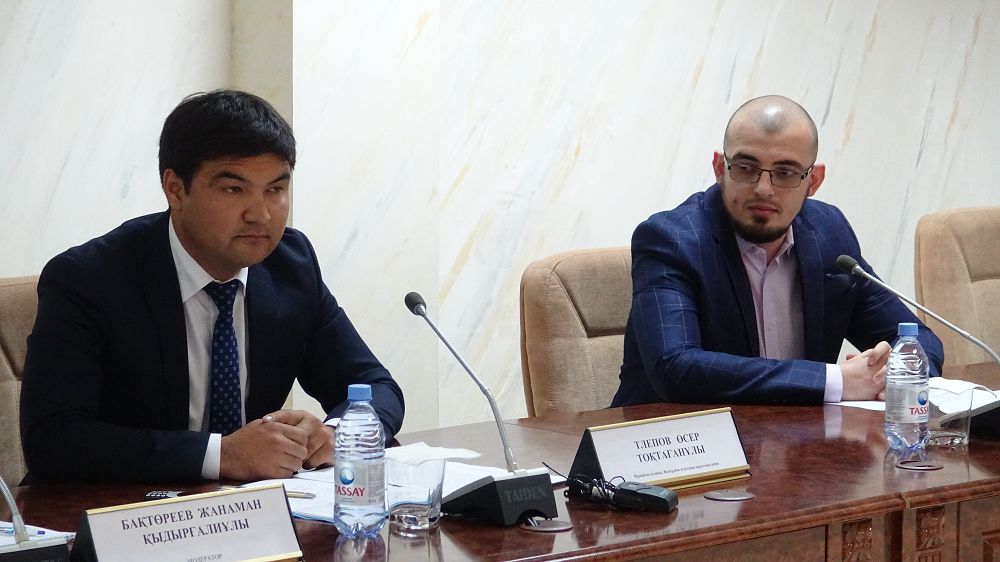 Ассамблея өкілдері зиялы қауыммен кездесті