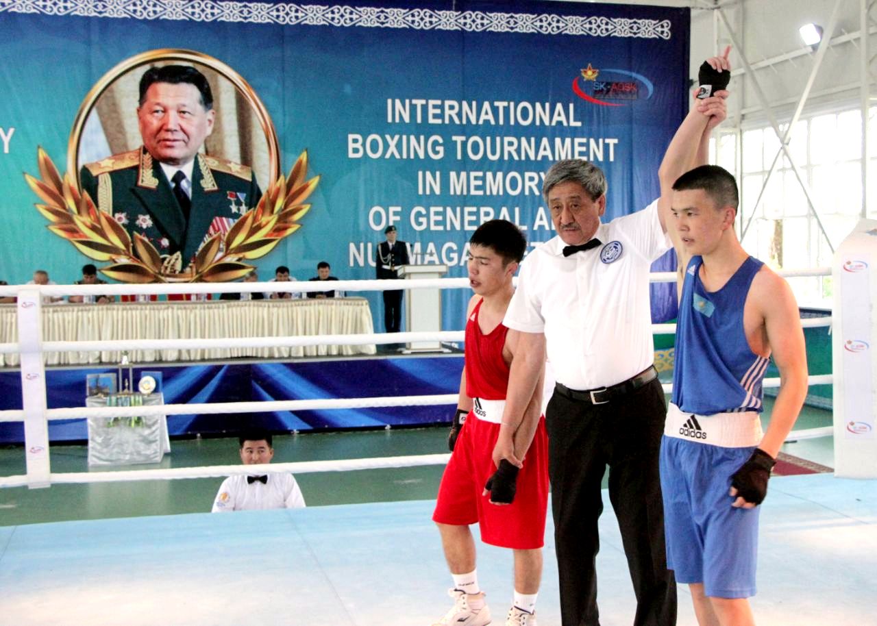 Бокс: Халық қаһарманын еске алуда