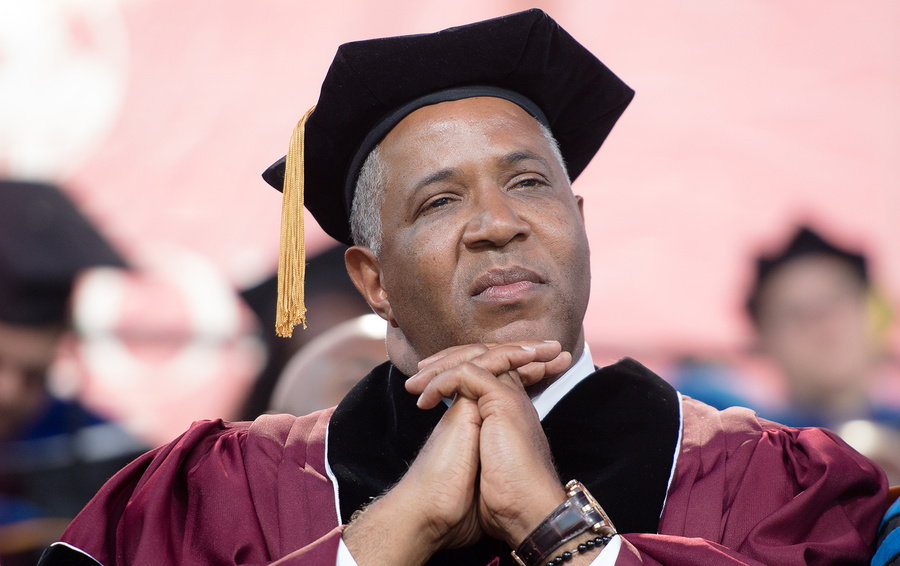 Америкалық миллиардер студенттердің қарызын төлеп береді