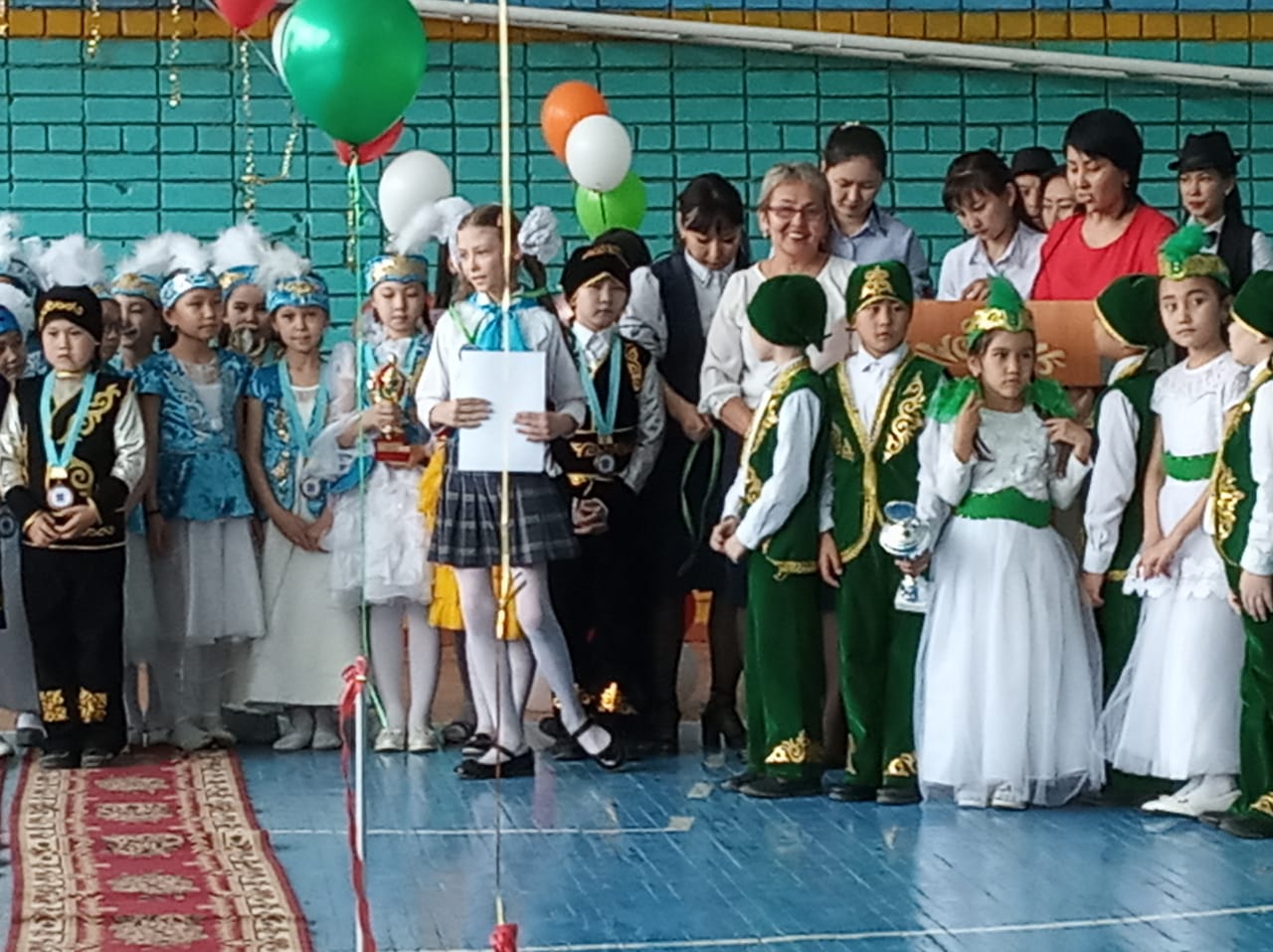 Семейдегі №3 мектепте дарынды оқушылар марапатталды