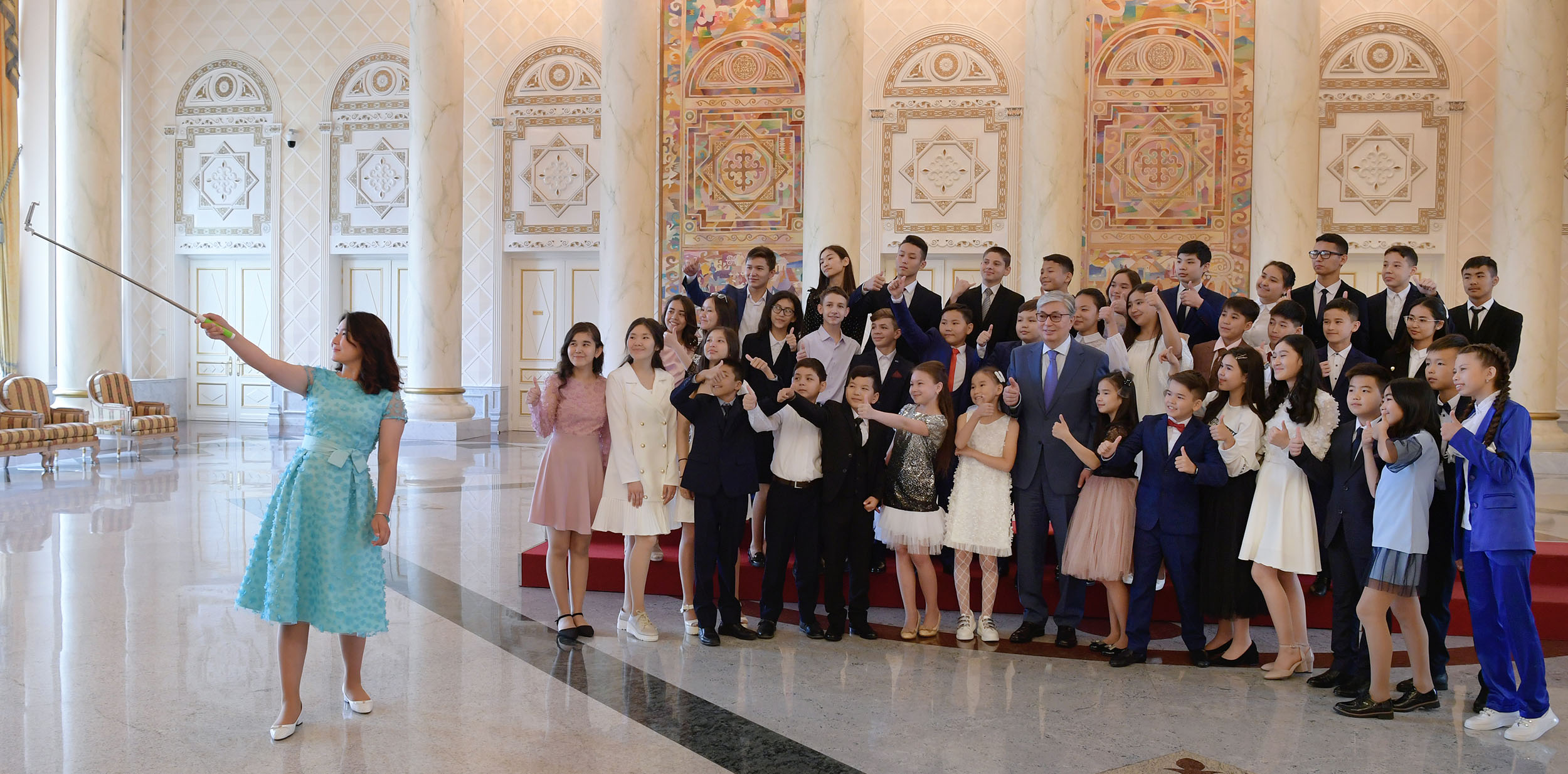 Қасым-Жомарт Тоқаев дарынды балалармен кездесті