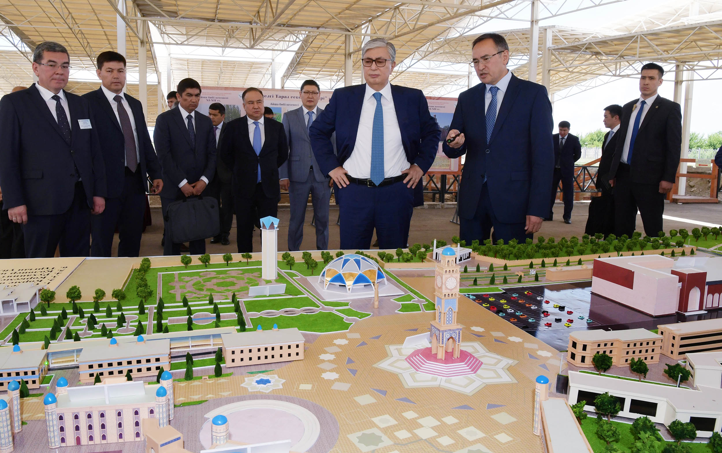 Қасым-Жомарт Тоқаев «Көне Тараз» археологиялық саябағын аралап көрді