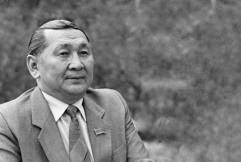 Ұлт жүгін арқалаған нар тұлға