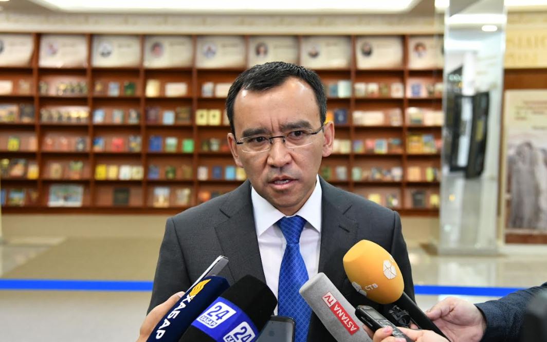 Мәулен Әшімбаев дауыс берді