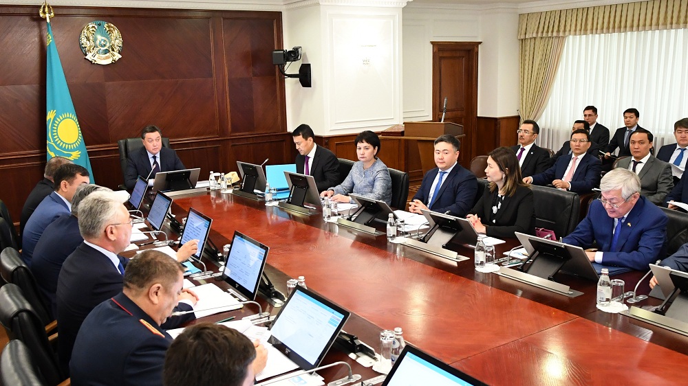 Әрбір азамат қандай медициналық көмектің тегін көрсетілетінін нақты білуі тиіс — А. Мамин