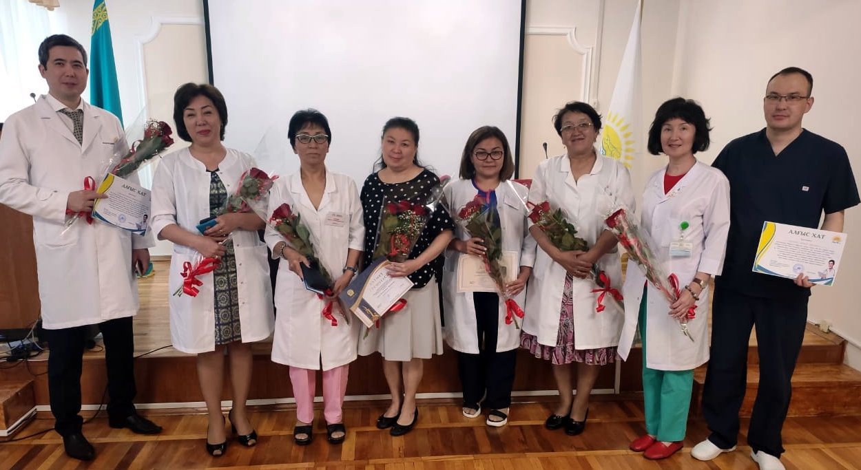 Кәсіби мерекеде балалар дәрігерлері марапатталды