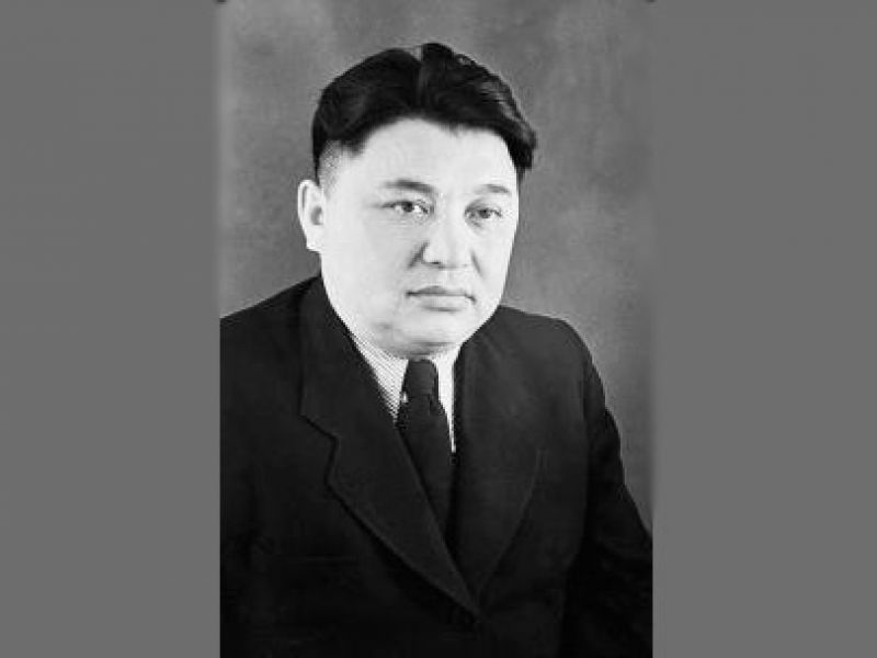 Астанада Жұмабек Тәшеневке ескерткіш орнатылады