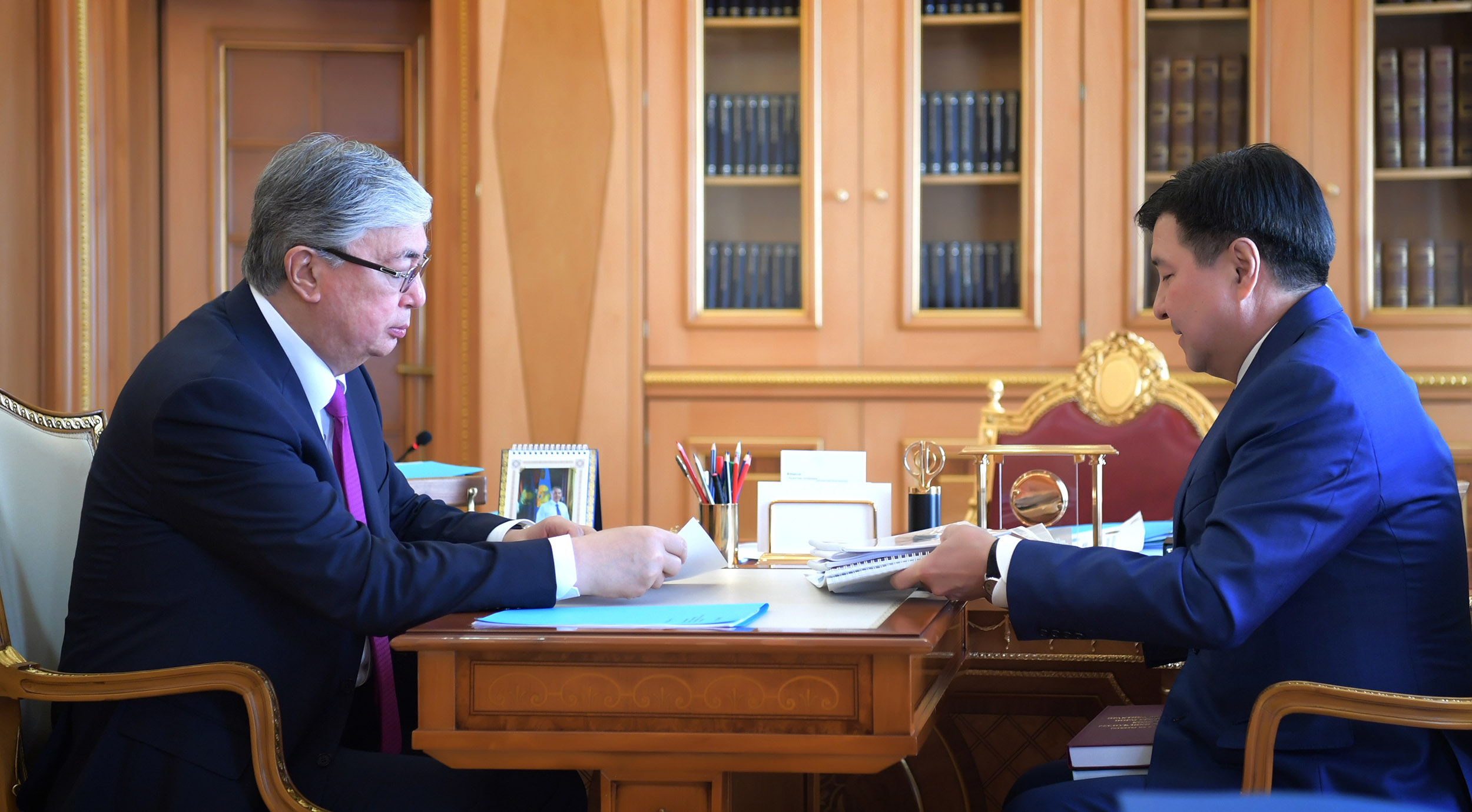 Қазақстан Президенті Қасым-Жомарт Тоқаев Жоғарғы Сот төрағасы Жақып Асановты қабылдады