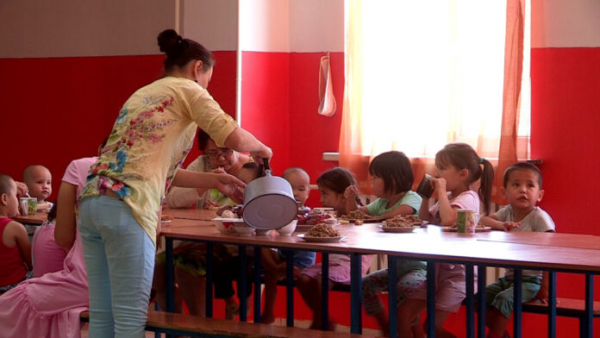 Арыстағы жарылыс: №87 мектептегі эвакуациялық бекетке 12 бүлдіршін жеткізілді