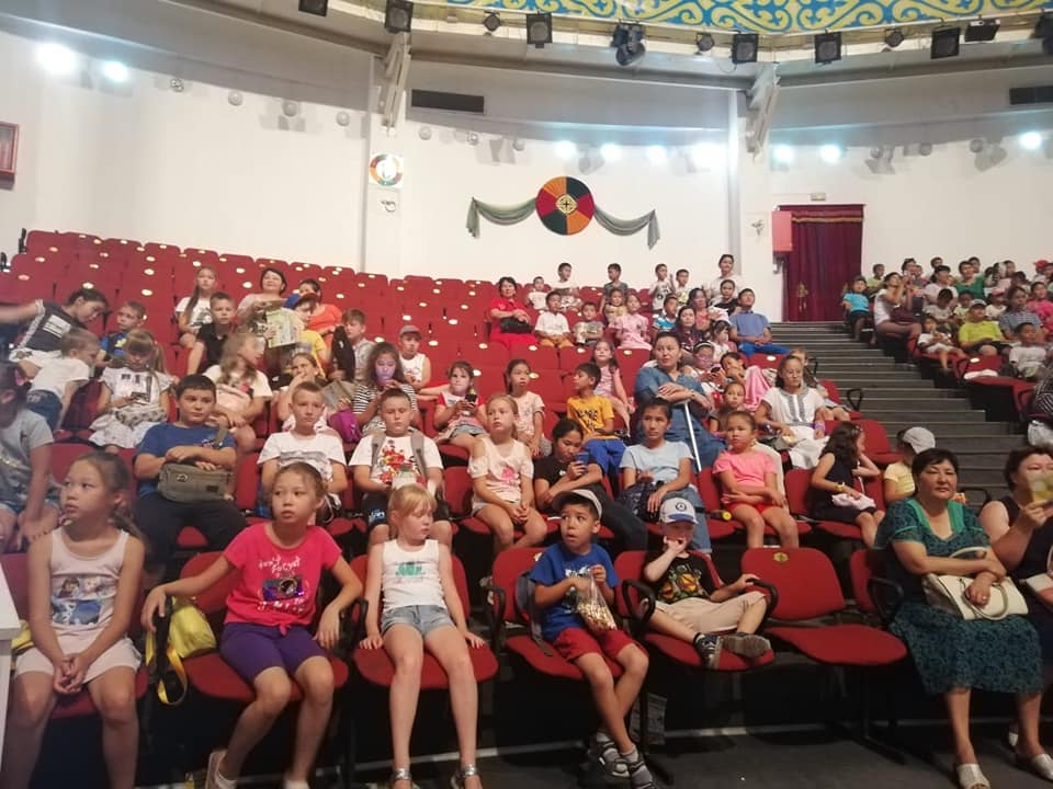 «Оңтүстік Цирк» ұжымы арыстық бүлдіршіндерге қойылым ұсынды