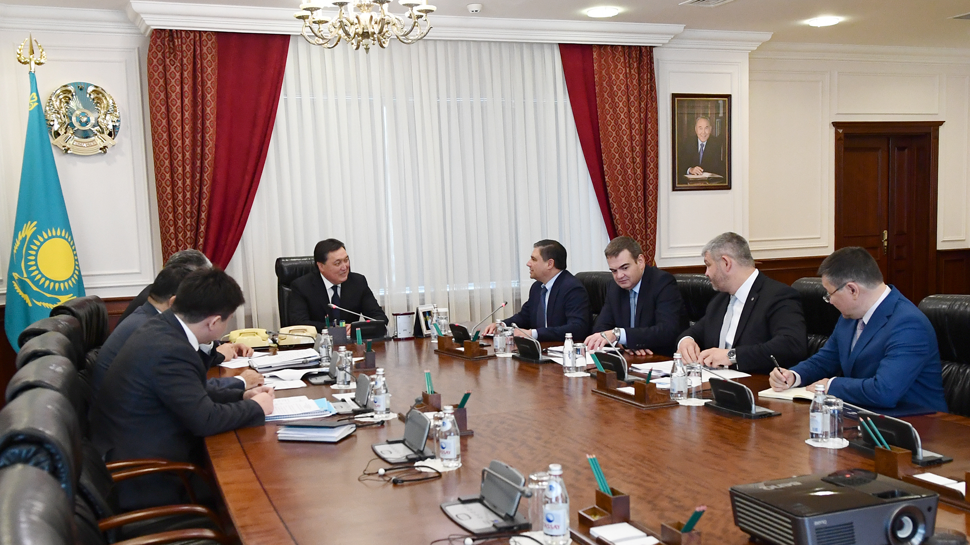 Асқар Мамин ірі халықаралық корпорациялардың басшылығымен келіссөздер жүргізді