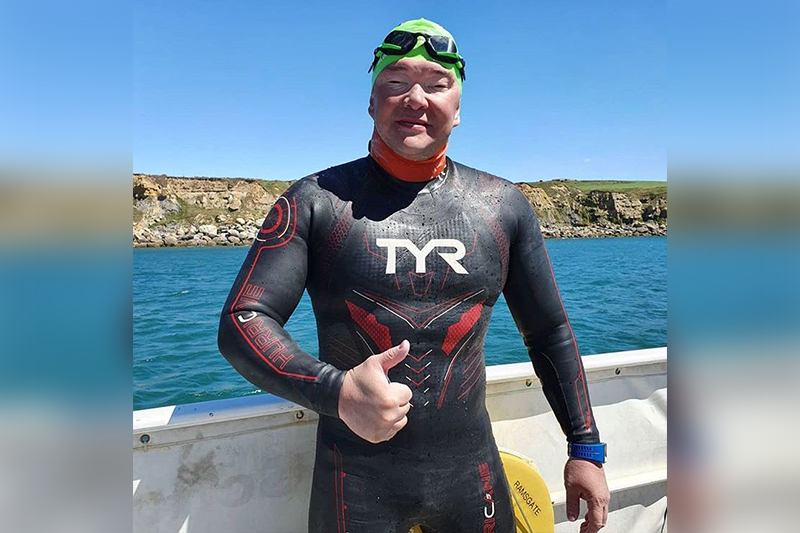 Ержан Есімханов Ла-Манш бұғазын жүзіп өтті