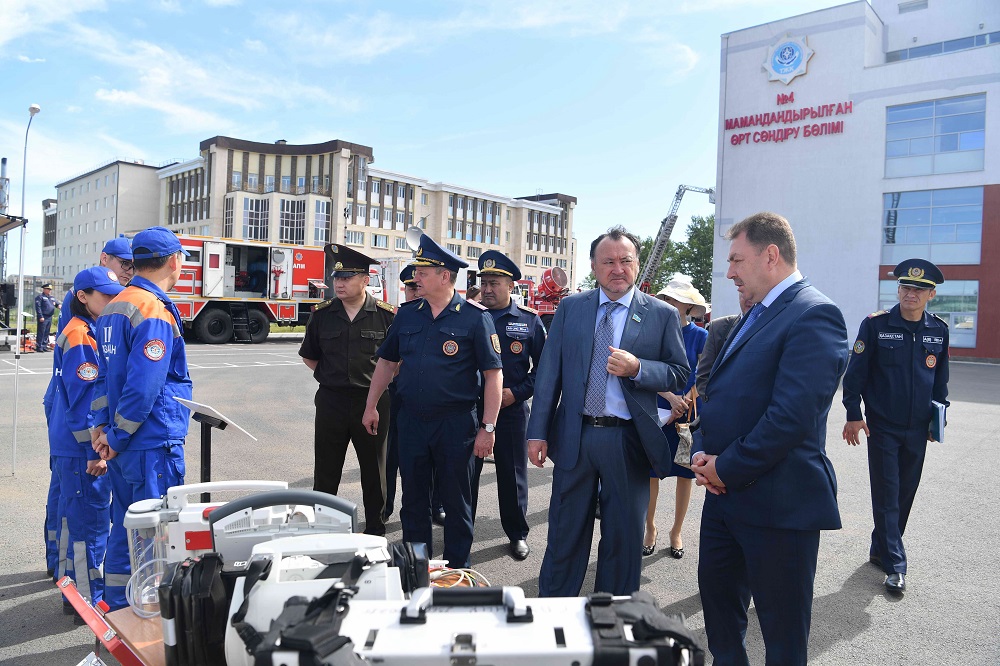 Мұхтар Құл-Мұхаммед Нұр-Сұлтандағы әскери және өрт сөндіру бөлімдерінде болды