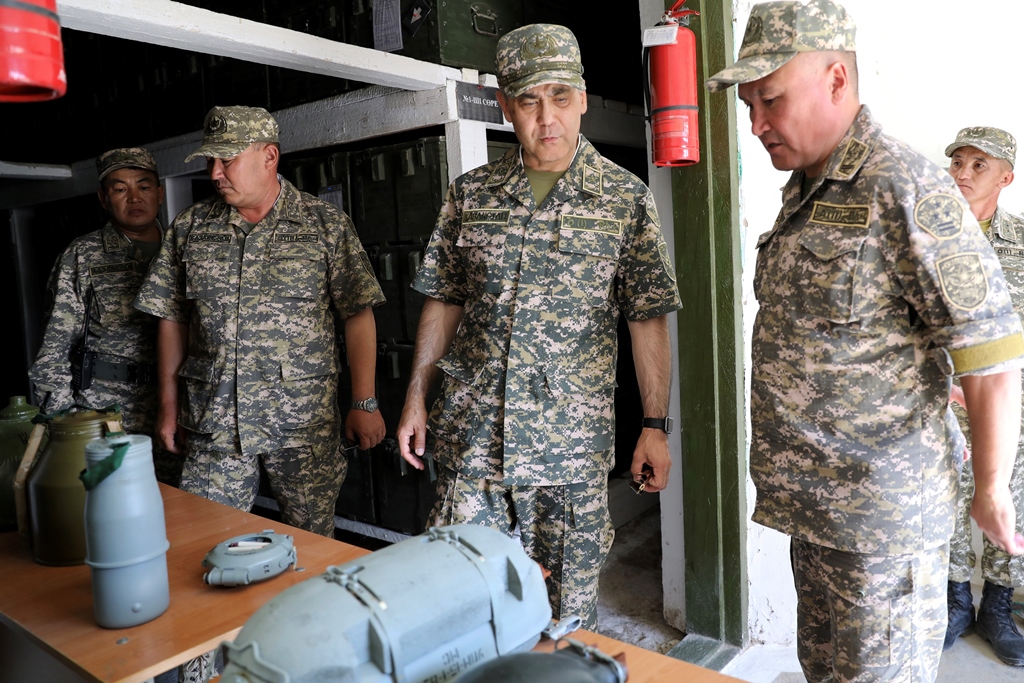 Арыс: Қорғаныс министрі арнайы комиссияның жұмысымен танысты