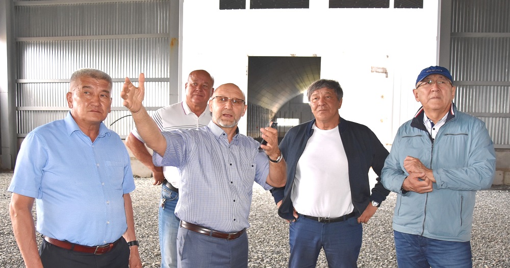 Сенаторлар Павлодар облысындағы ауыл еңбеккерлерімен кездесті