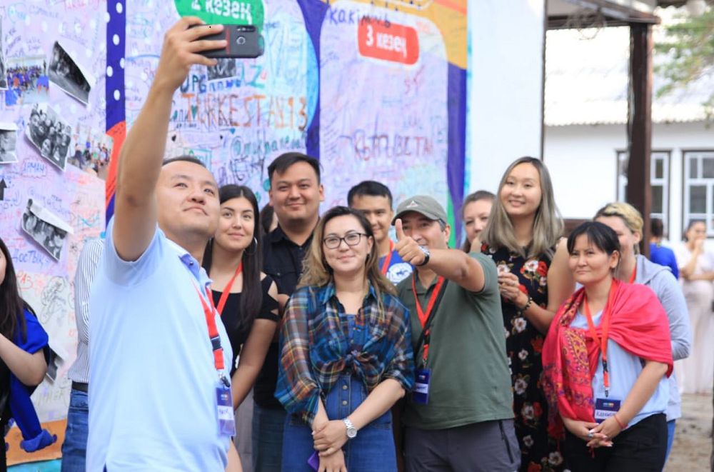 Дарынды жастарға даңғыл жол ашқан