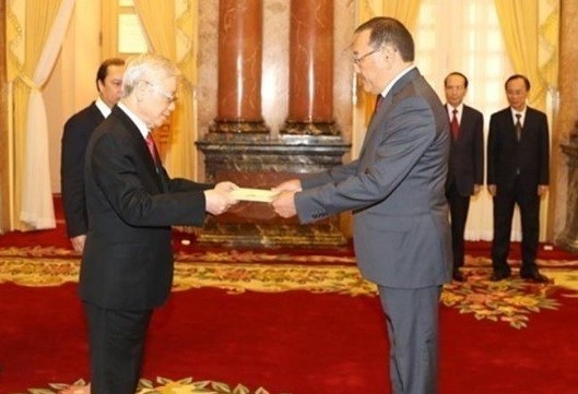 Қазақстан Елшісі Вьетнам Президентіне сенім грамоталарын табыстады