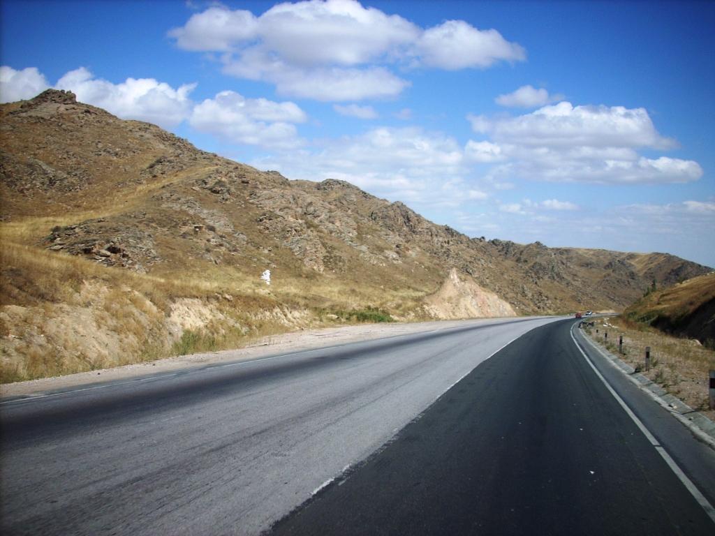 «Алматы-Бішкек» тас жолы құрылысының 60 пайызы аяқталды