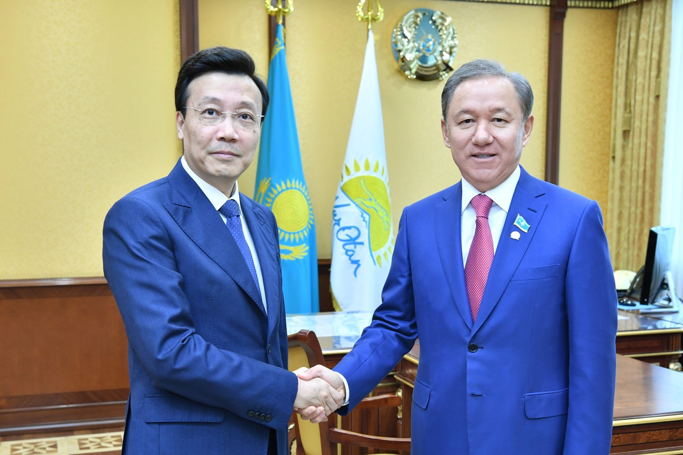 Н.Нығматулин Қытай елінің Қазақстандағы Елшісі Чжан Сяоны қабылдады