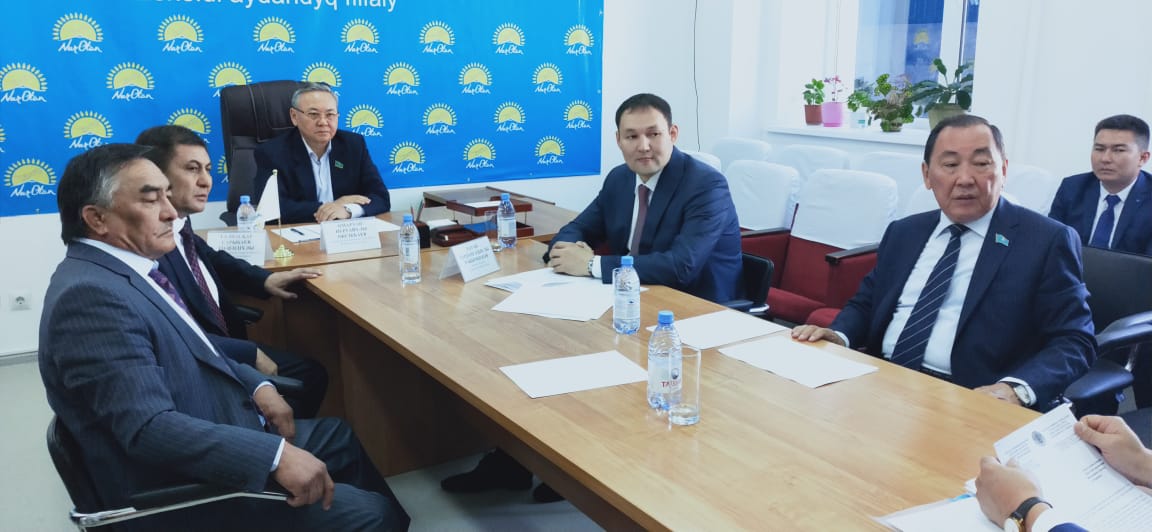 Мәжіліс депутаты Алматы облысының Ескелді ауылында  азаматтарды қабылдады