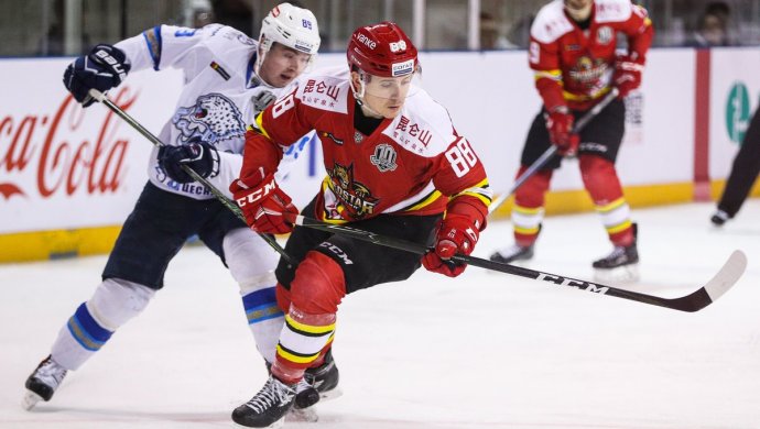 Хоккей: «Барыс» сырттағы ойындарды қандай құрамда өткізеді