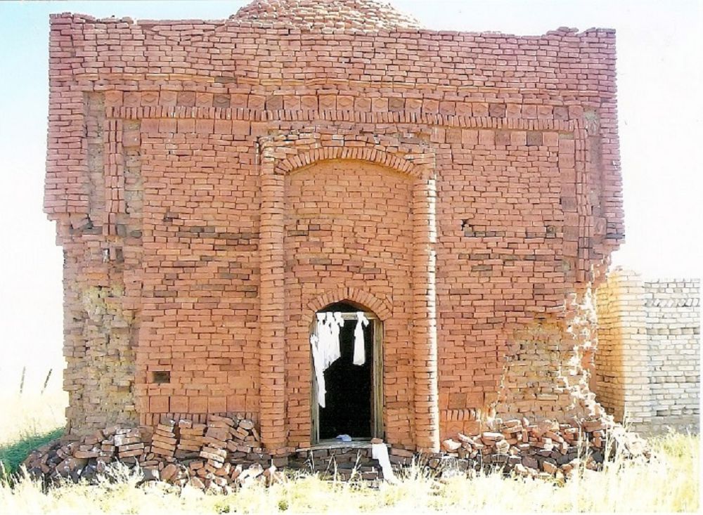 Қызыл там кесенесі