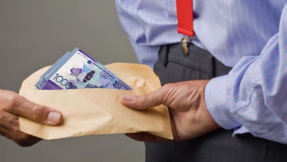 ҚарМУ ректоры пара берді деген күдікке ілінді