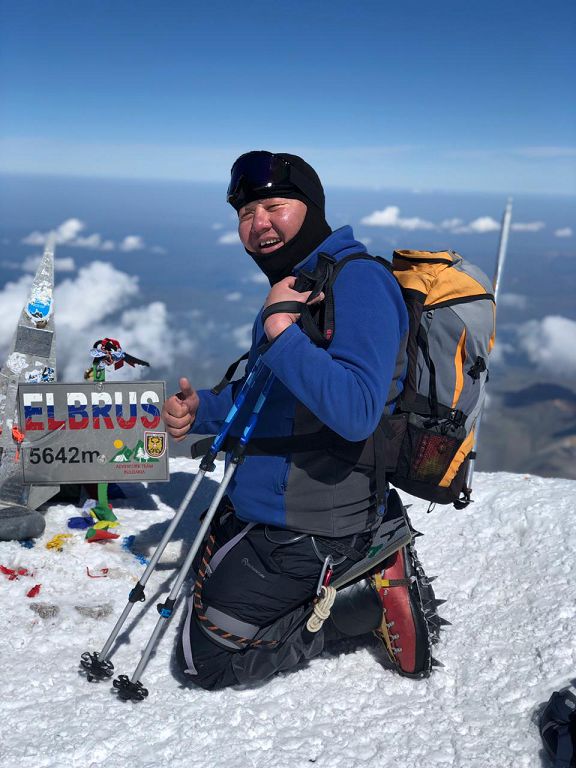 Эльбрусты бағындырған ер