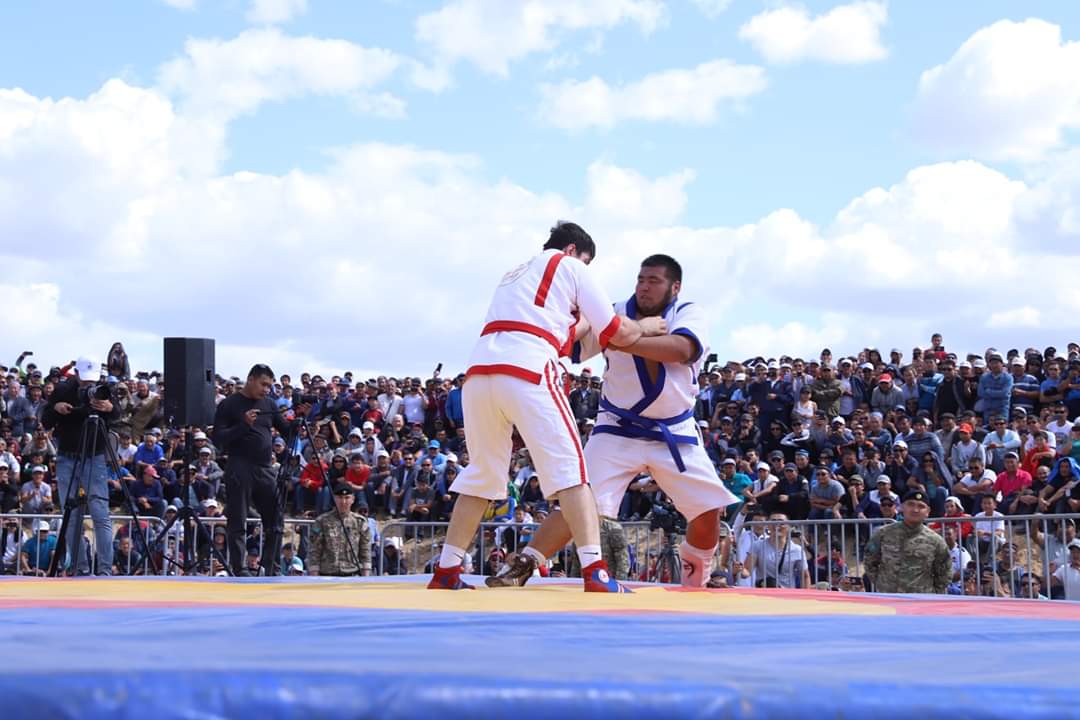 Палуан Н. Жарылғапов Ақтаудан бір бөлмелі пәтерге қол жеткізді