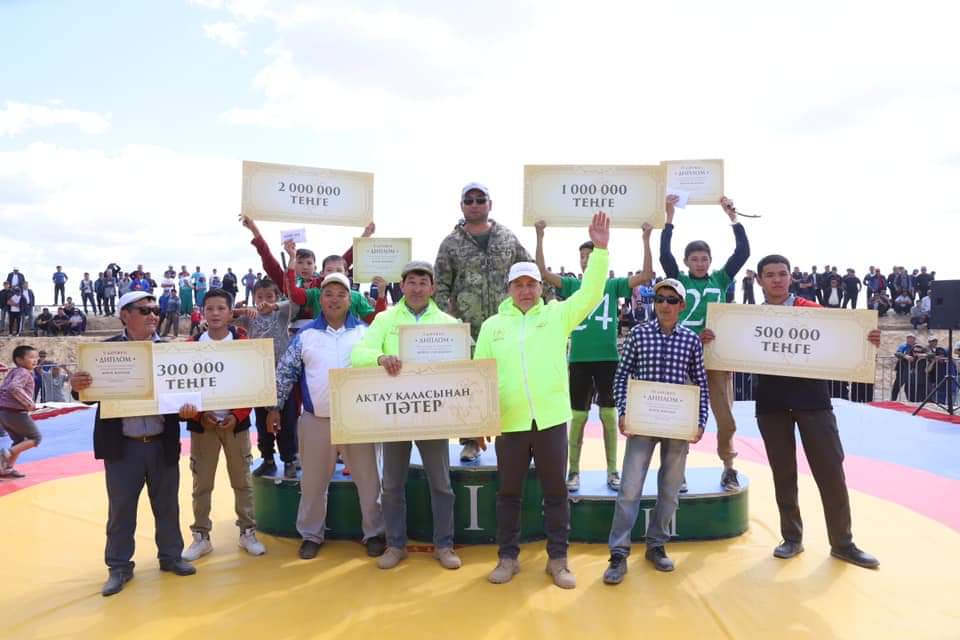 Маңғыстаудағы аста аламан бәйге жеңімпазы 2 бөлмелі пәтер ұтып алды