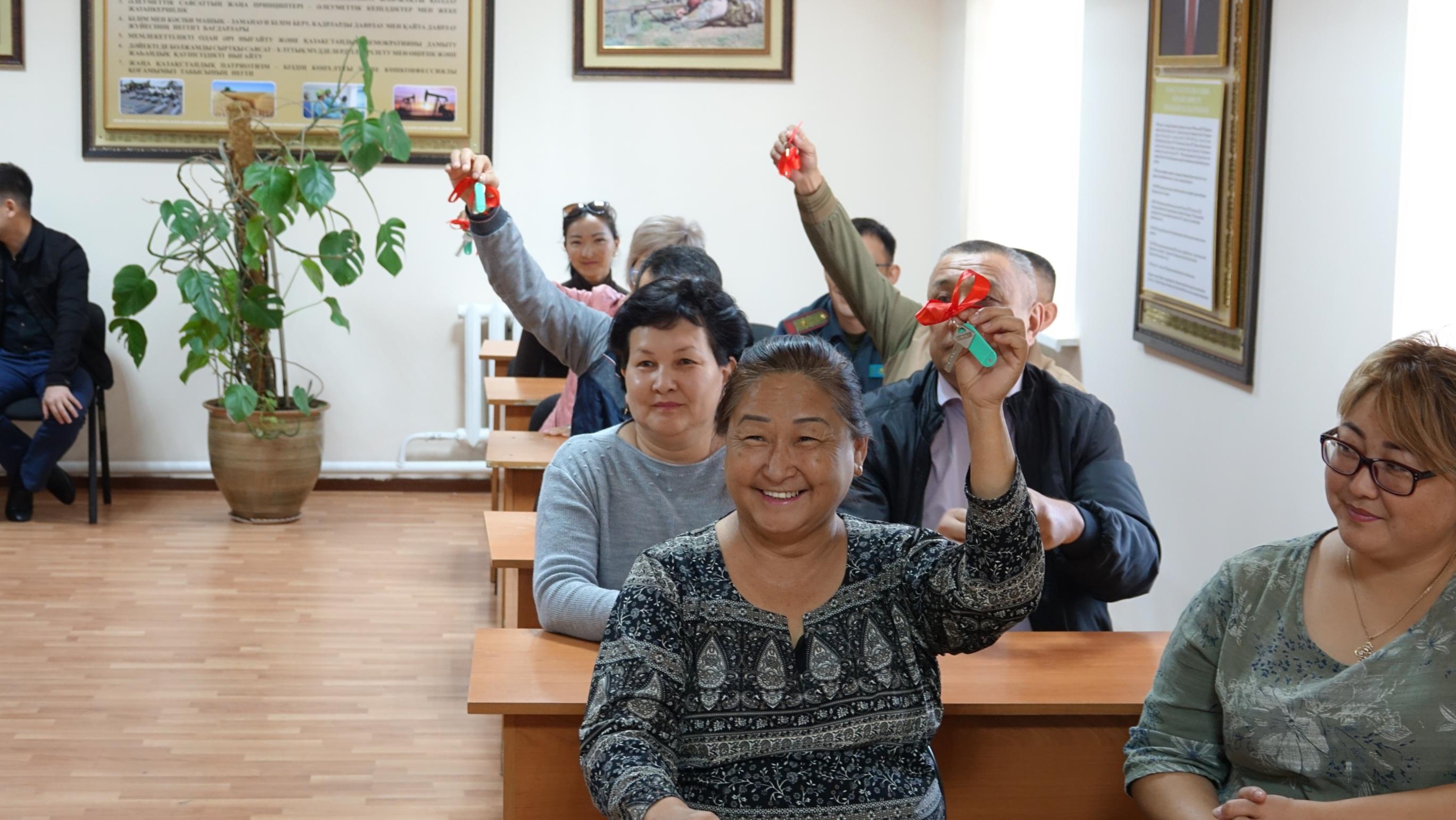 Бұрынғы әскери қызметшілерге елордадан жаңа үй берілді