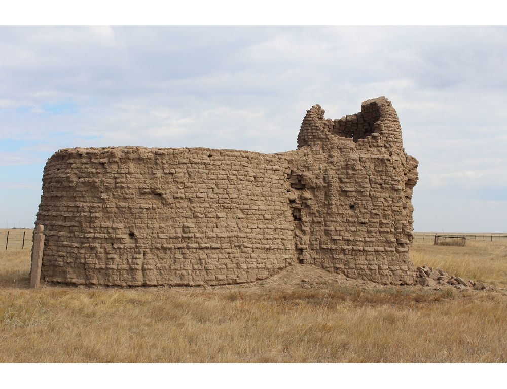 Ақ Еділ қожа мазары