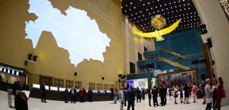 Шыр айналған шынылар