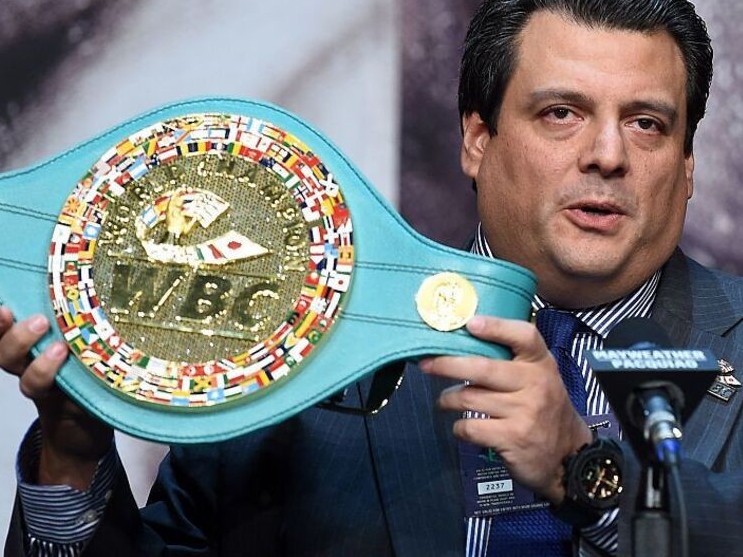 Әуесқой рингте жұдырықтасқан кәсіпқой боксшылар жазаланады