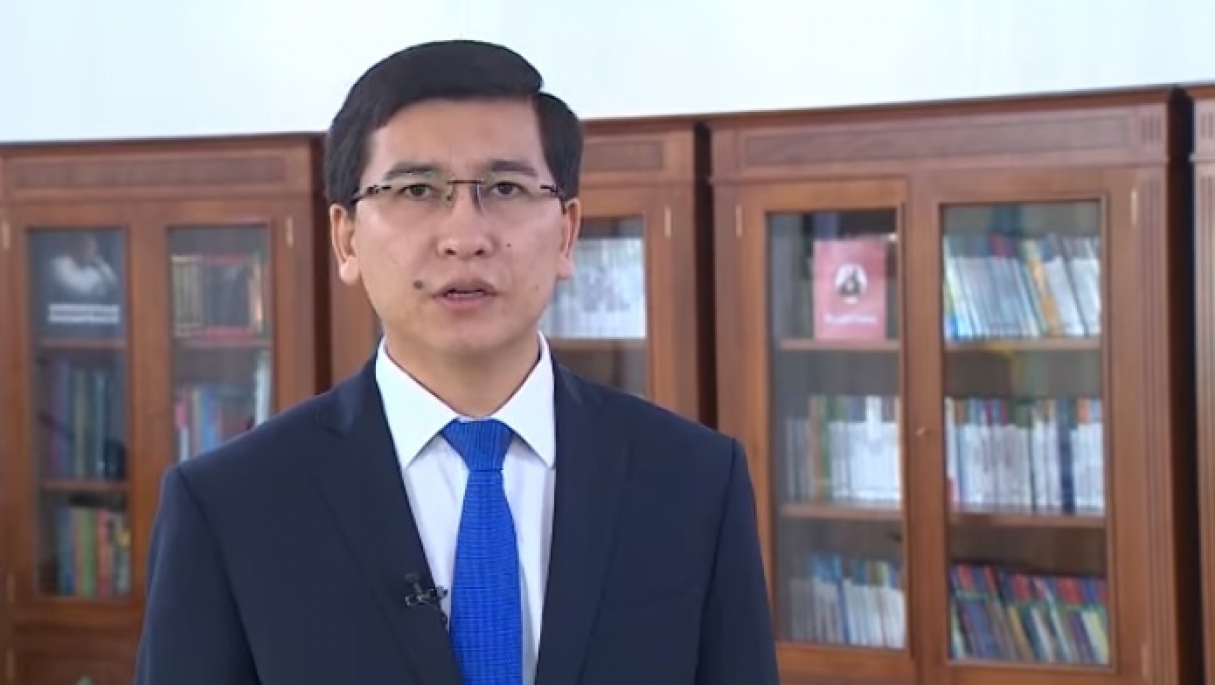 Білім және ғылым министрі ел мұғалімдерін кәсіби мерекелерімен құттықтады